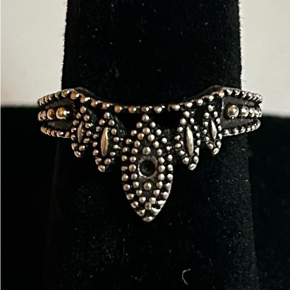 3/$10 Fashion ring size 5